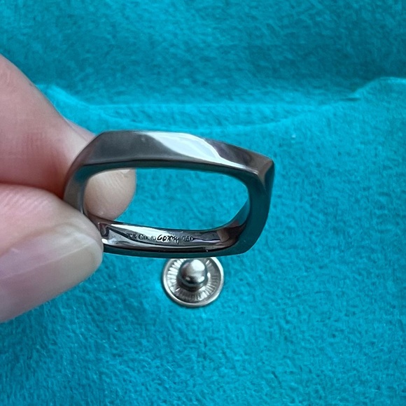 🖤 Tiffany & Co. x Frank Gehry Torque Rings in 18K Rose Gold and Black Go… - Picture 4 of 6